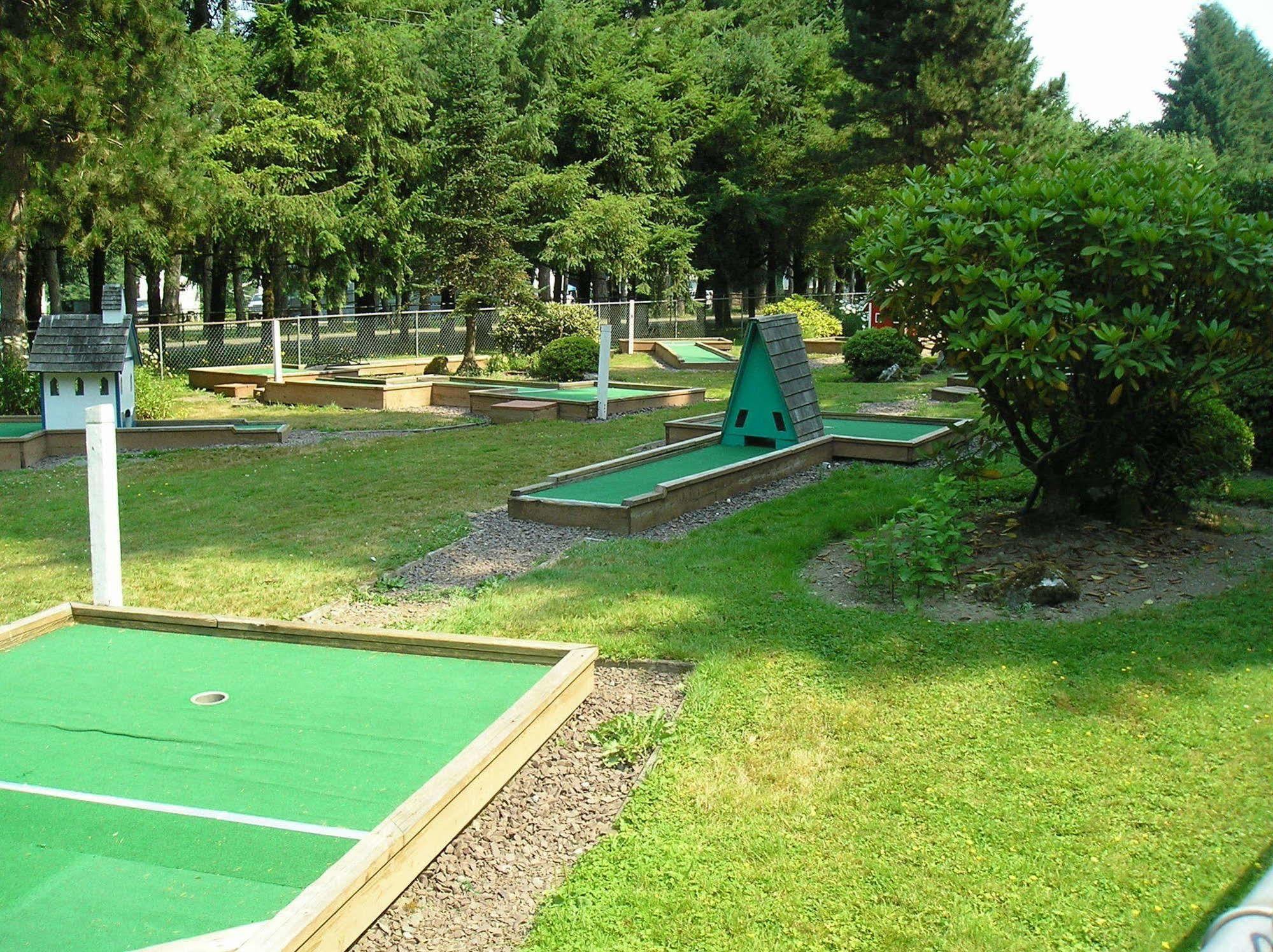 Thunderbird Rv & Camping Resort Monroe Bagian luar foto